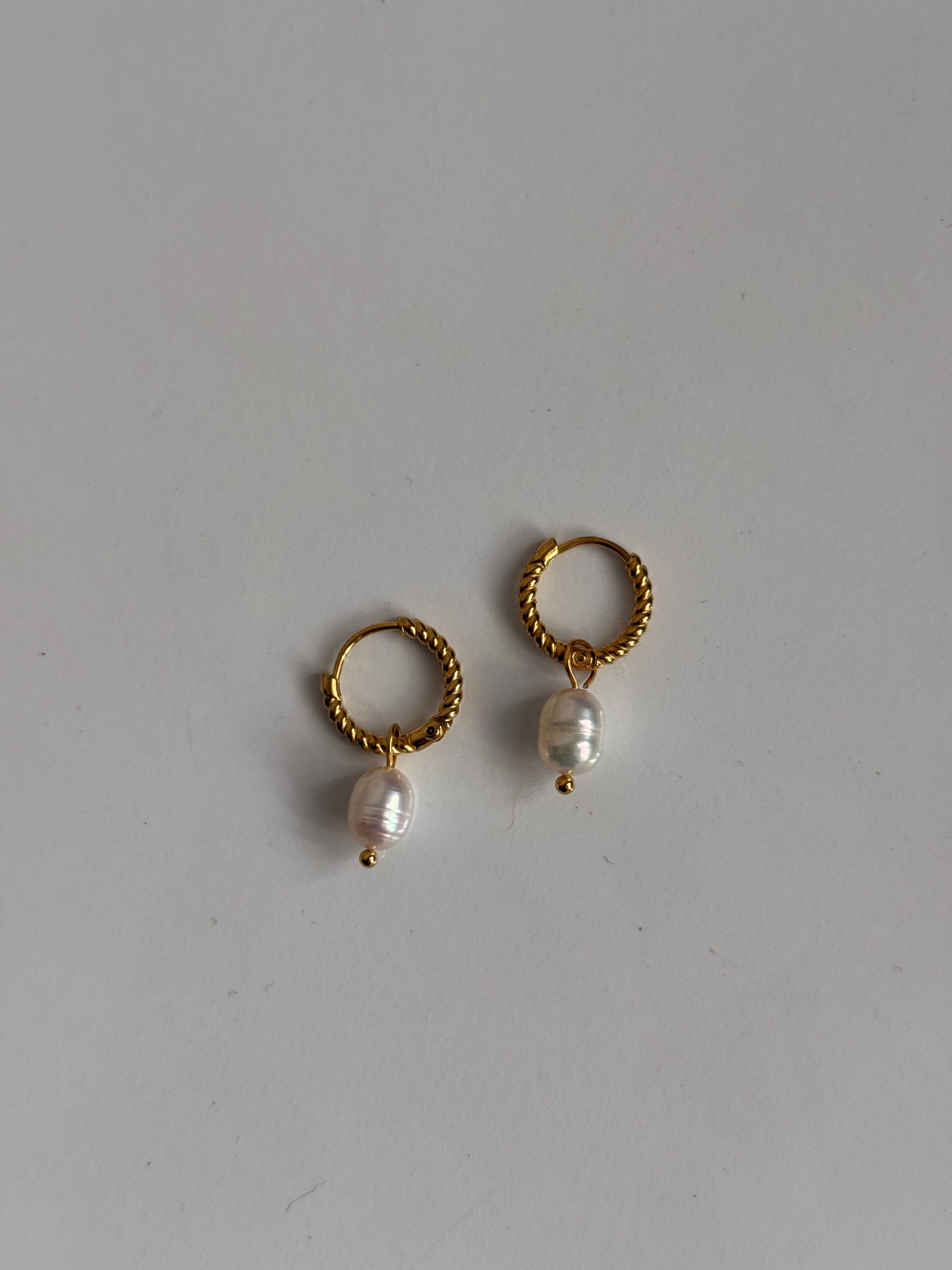 Chloe Earring